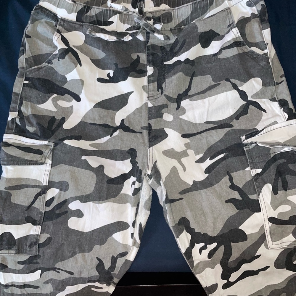 Stretchy cargo pants